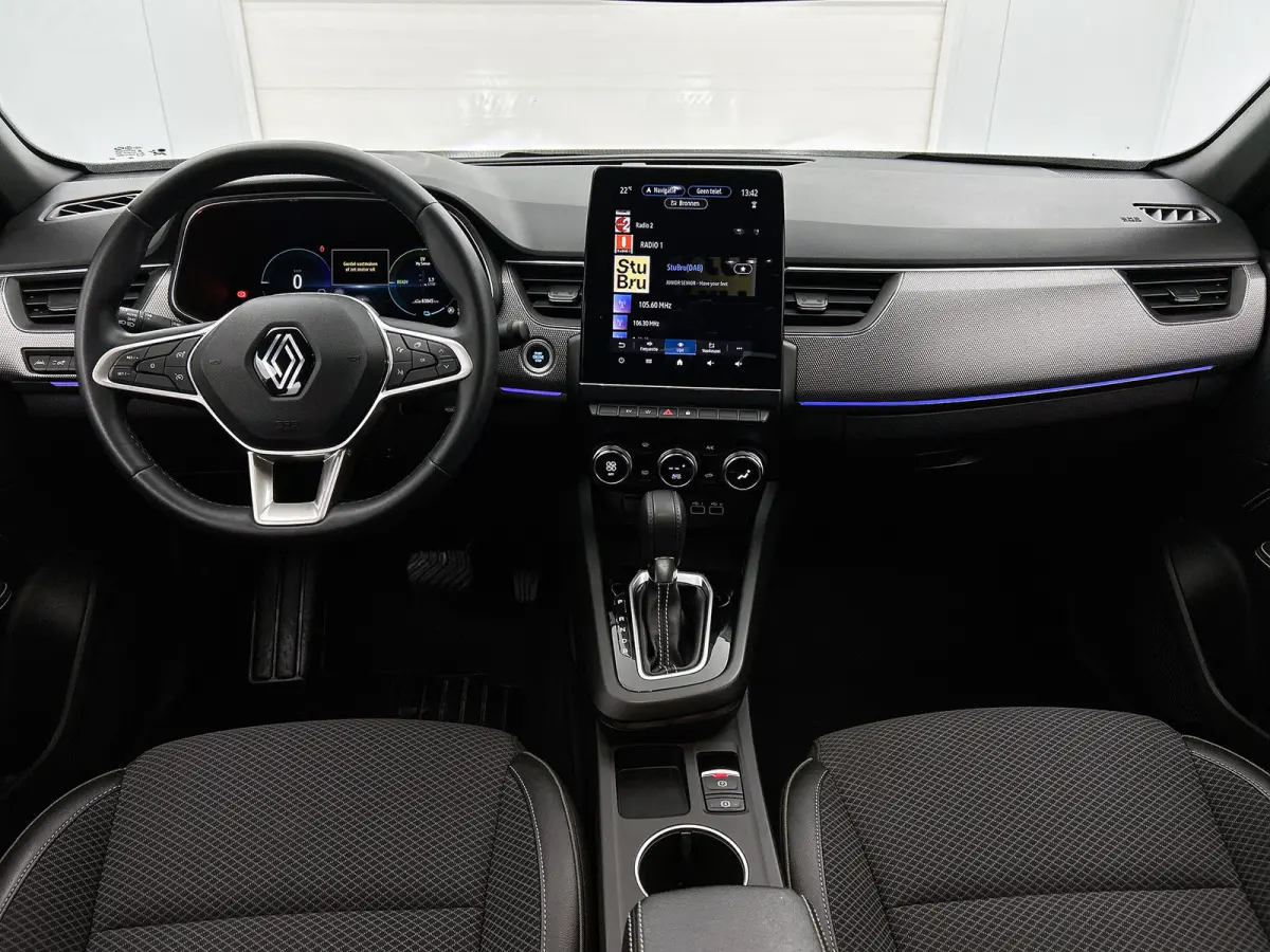 1.6 E-Tech full hybrid 145 techno Automaat / Cruise-ctr. / Airco-ecc / navigatie / Parkeer camera / Apk 05-2028