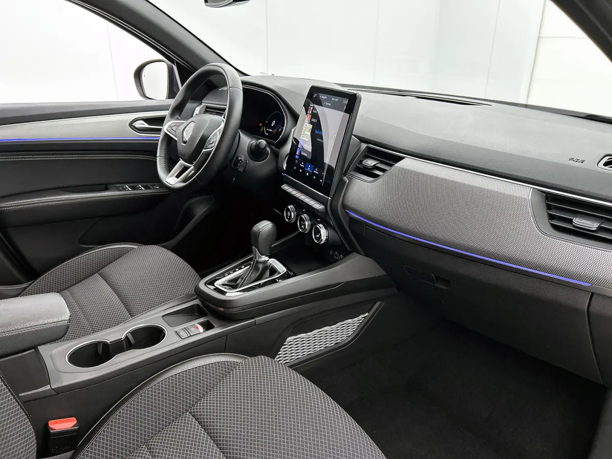 1.6 E-Tech full hybrid 145 techno Automaat / Cruise-ctr. / Airco-ecc / navigatie / Parkeer camera / Apk 05-2028