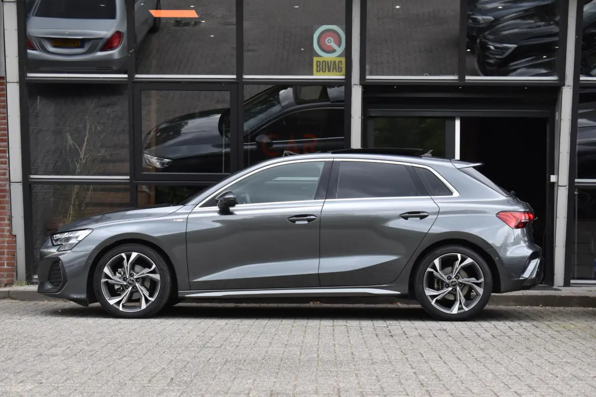 35 TFSI 3X S-Line Pano Keyless Sonos Camera