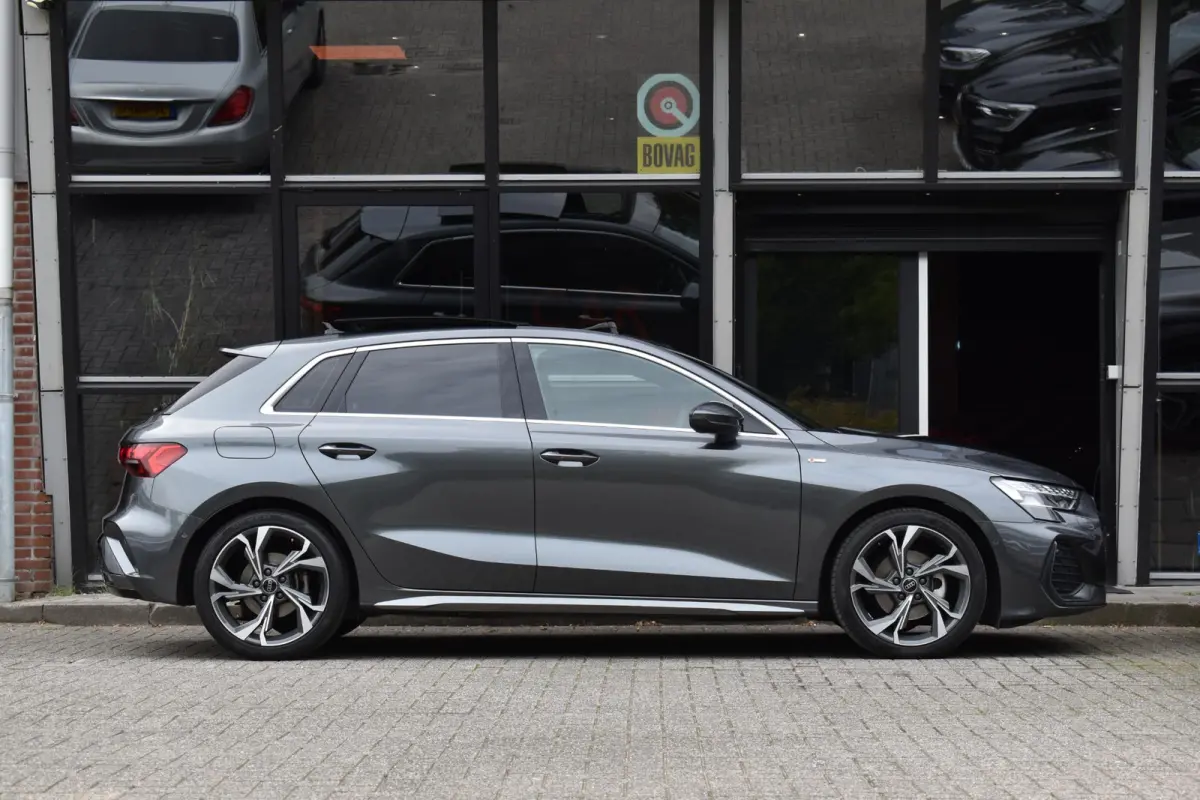 35 TFSI 3X S-Line Pano Keyless Sonos Camera