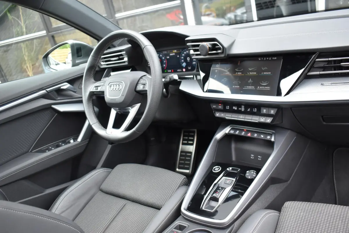35 TFSI 3X S-Line Pano Keyless Sonos Camera