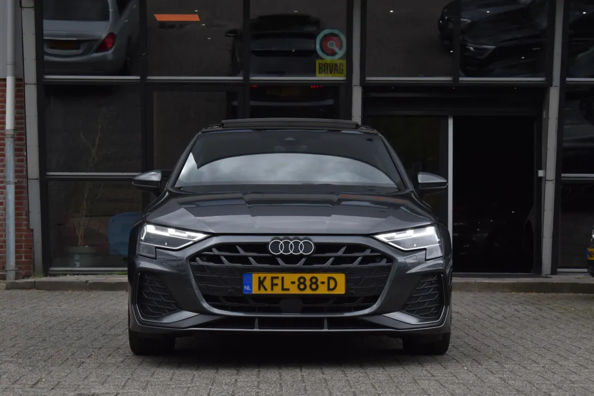 35 TFSI 3X S-Line Pano Keyless Sonos Camera
