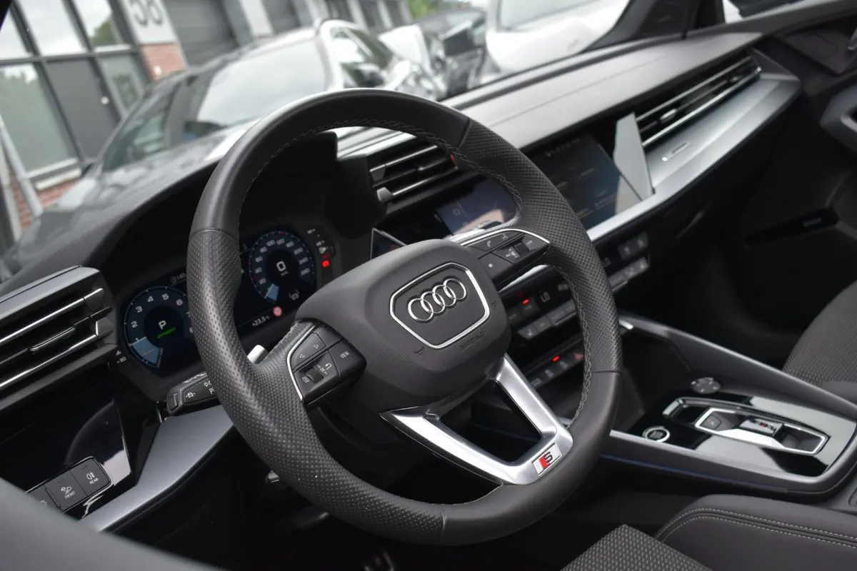 35 TFSI 3X S-Line Pano Keyless Sonos Camera