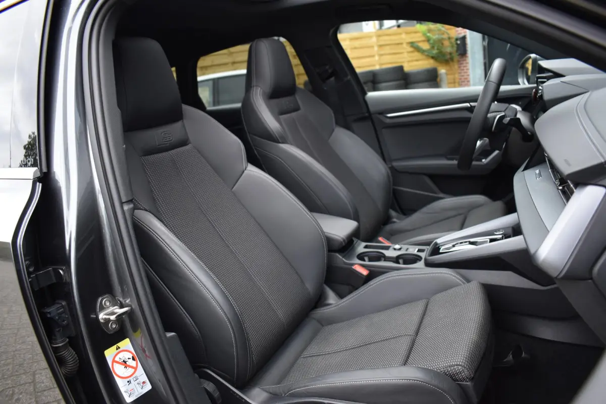 35 TFSI 3X S-Line Pano Keyless Sonos Camera