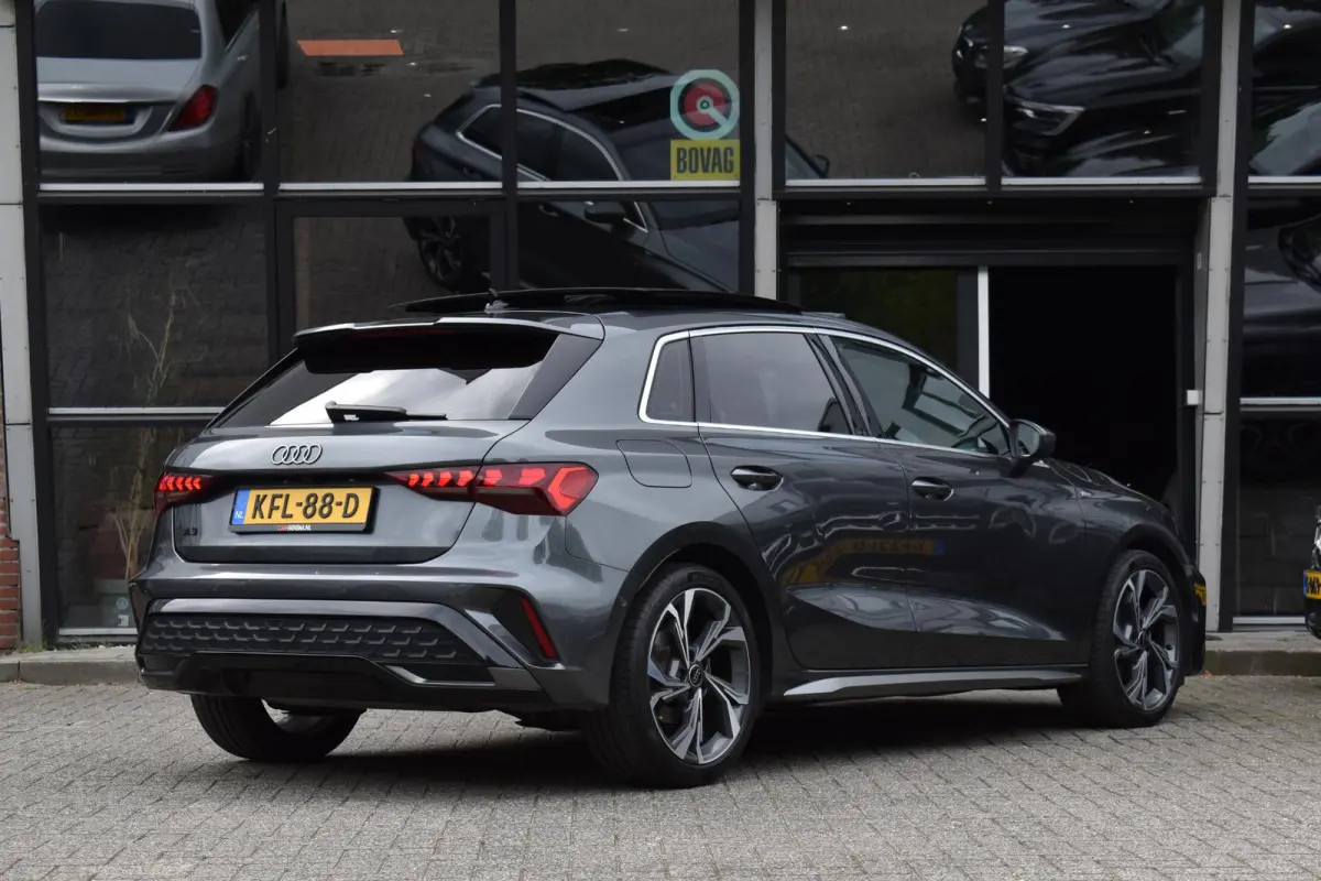 35 TFSI 3X S-Line Pano Keyless Sonos Camera