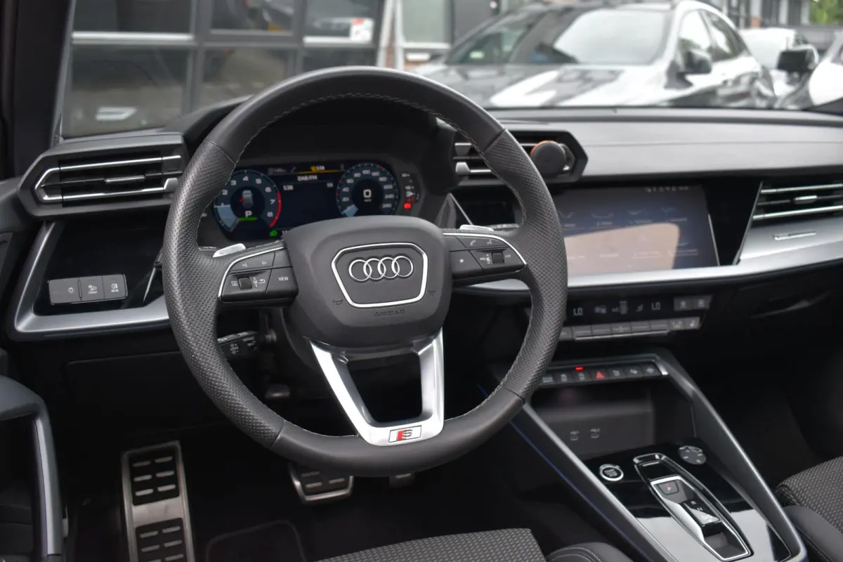 35 TFSI 3X S-Line Pano Keyless Sonos Camera