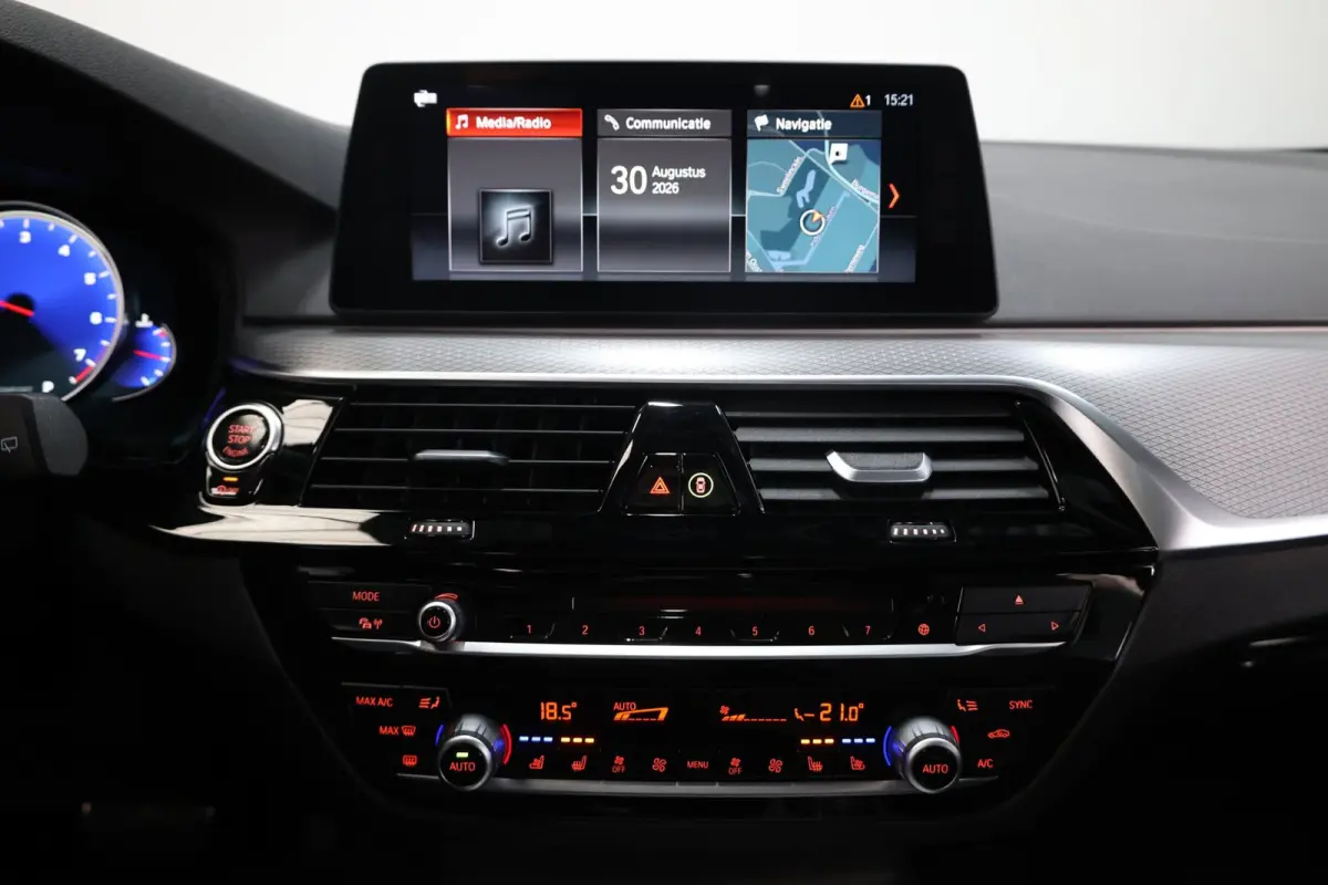 540i xDrive M-Sport LED/VIRTUAL/SFEER/PANO/LEER+S.VERWARMING+MEMORY/19" LMV/360/ACC/ECC/12 MND GARANTIE!