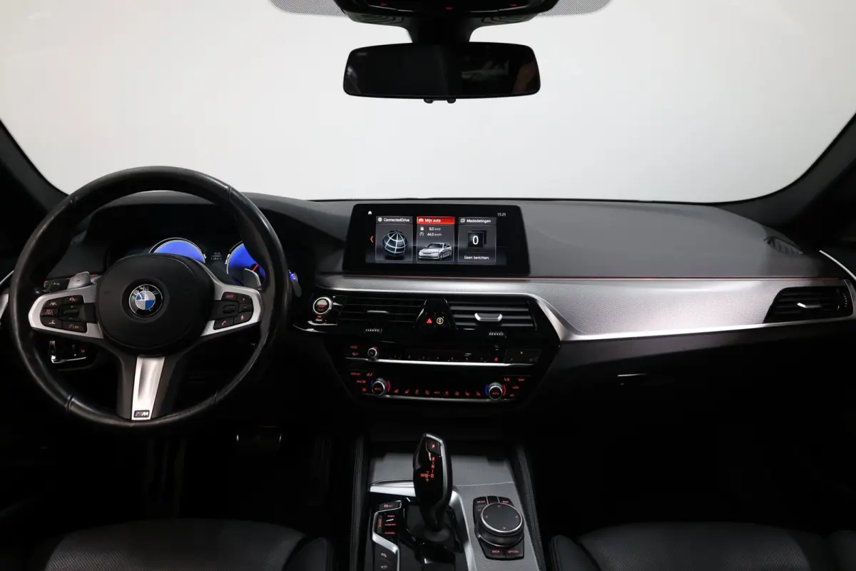 540i xDrive M-Sport LED/VIRTUAL/SFEER/PANO/LEER+S.VERWARMING+MEMORY/19" LMV/360/ACC/ECC/12 MND GARANTIE!