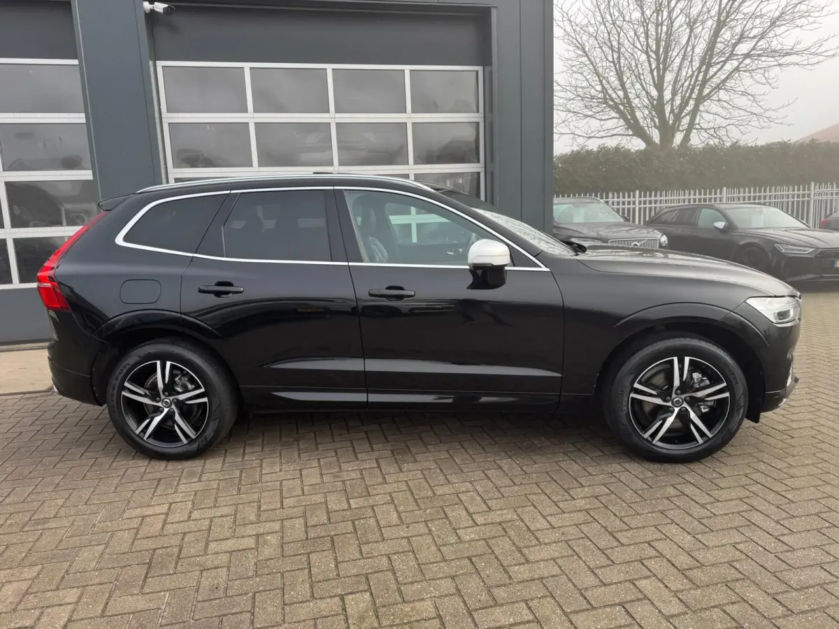 2.0 T8 Twin Engine AWD R-Design / Pano / ACC / SOH 82% / Trekhaak / Top Auto !.