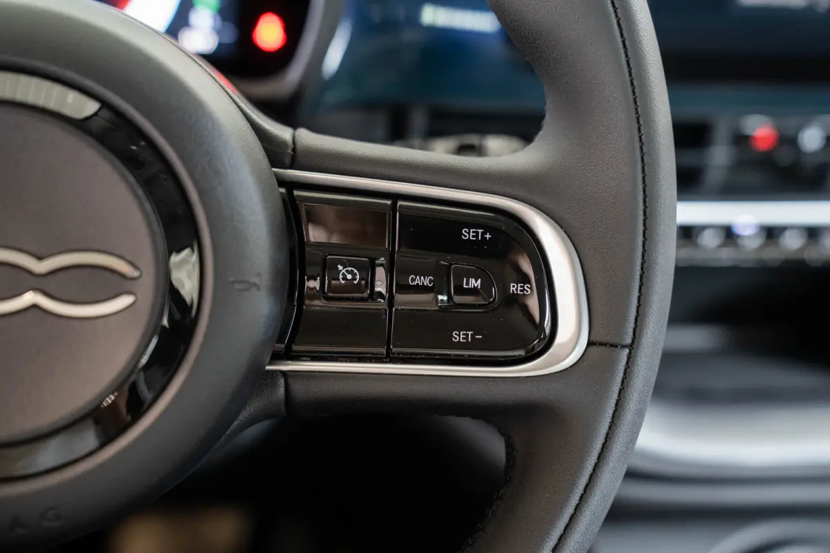 1.0 Hybrid Torino Launch Edition | Tot 8 Jaar Garantie | Climate Controle | Apple Carplay & Android Auto | Parkeersensoren | Lichtmetalen velgen |