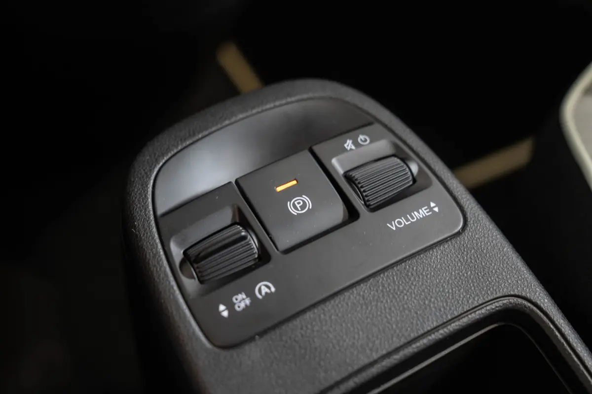 1.0 Hybrid Torino Launch Edition | Tot 8 Jaar Garantie | Climate Controle | Apple Carplay & Android Auto | Parkeersensoren | Lichtmetalen velgen |