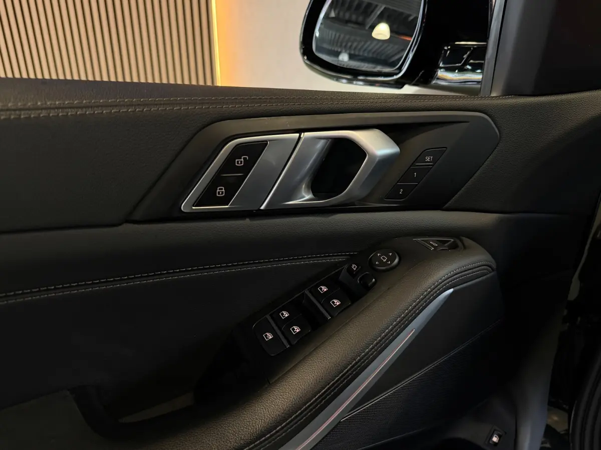 45e xDrive M-Sport Pano|HuD|Trekhaak|Laser|Luchtvering