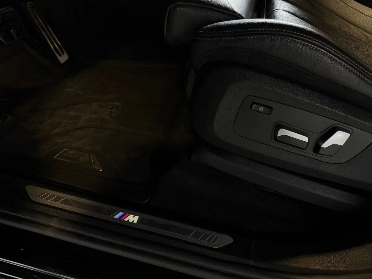 45e xDrive M-Sport Pano|HuD|Trekhaak|Laser|Luchtvering