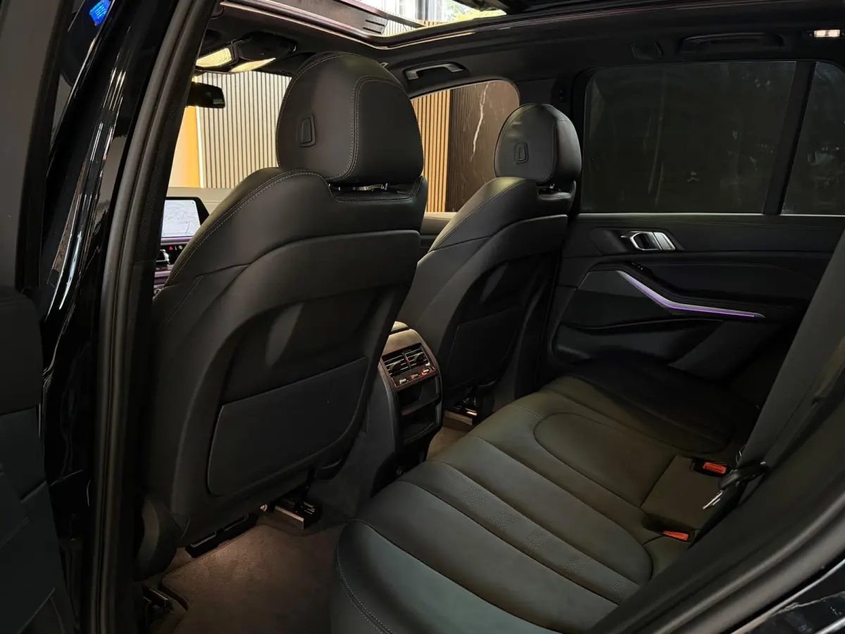 45e xDrive M-Sport Pano|HuD|Trekhaak|Laser|Luchtvering