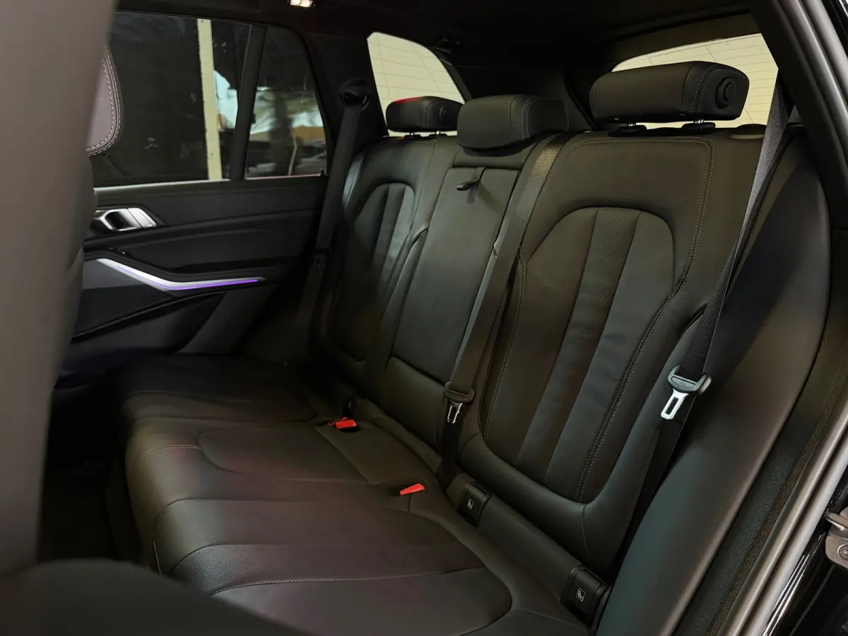45e xDrive M-Sport Pano|HuD|Trekhaak|Laser|Luchtvering