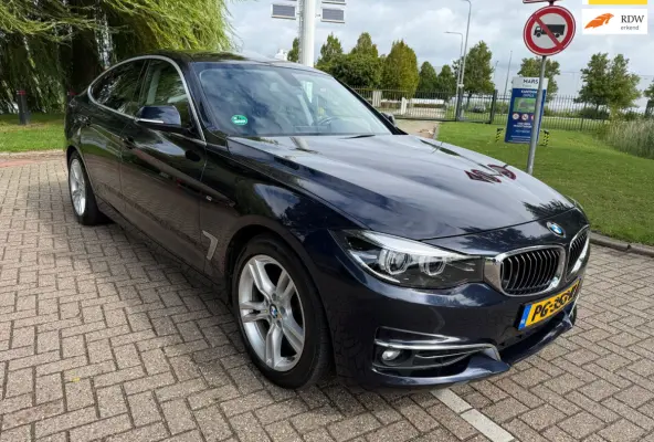 320i Corporate Lease Executive