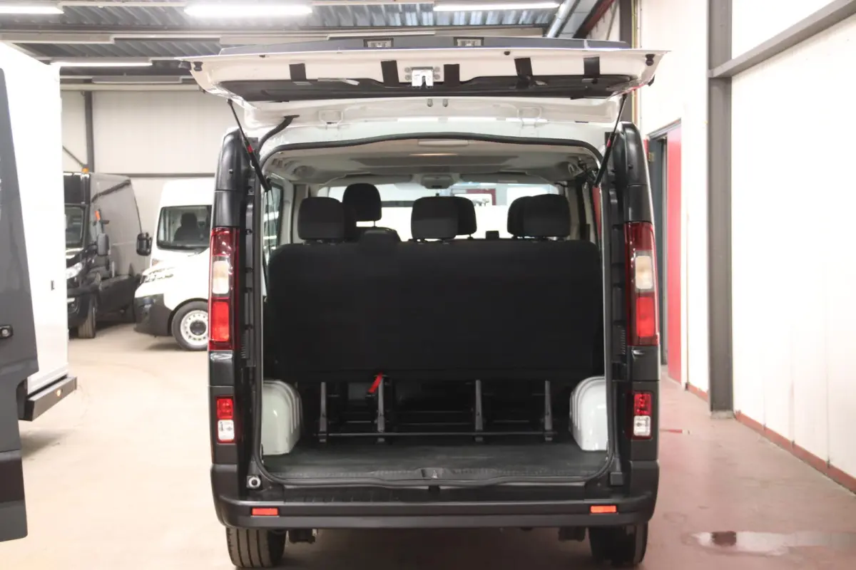 1.6 CDTI PERSONEN VERVOER 9 PERSOONS PERSONENBUS Opel Vivaro Combi 1.6 CDTI PERSONENVERVOER 9 PERSOONS PERSONENBUS
