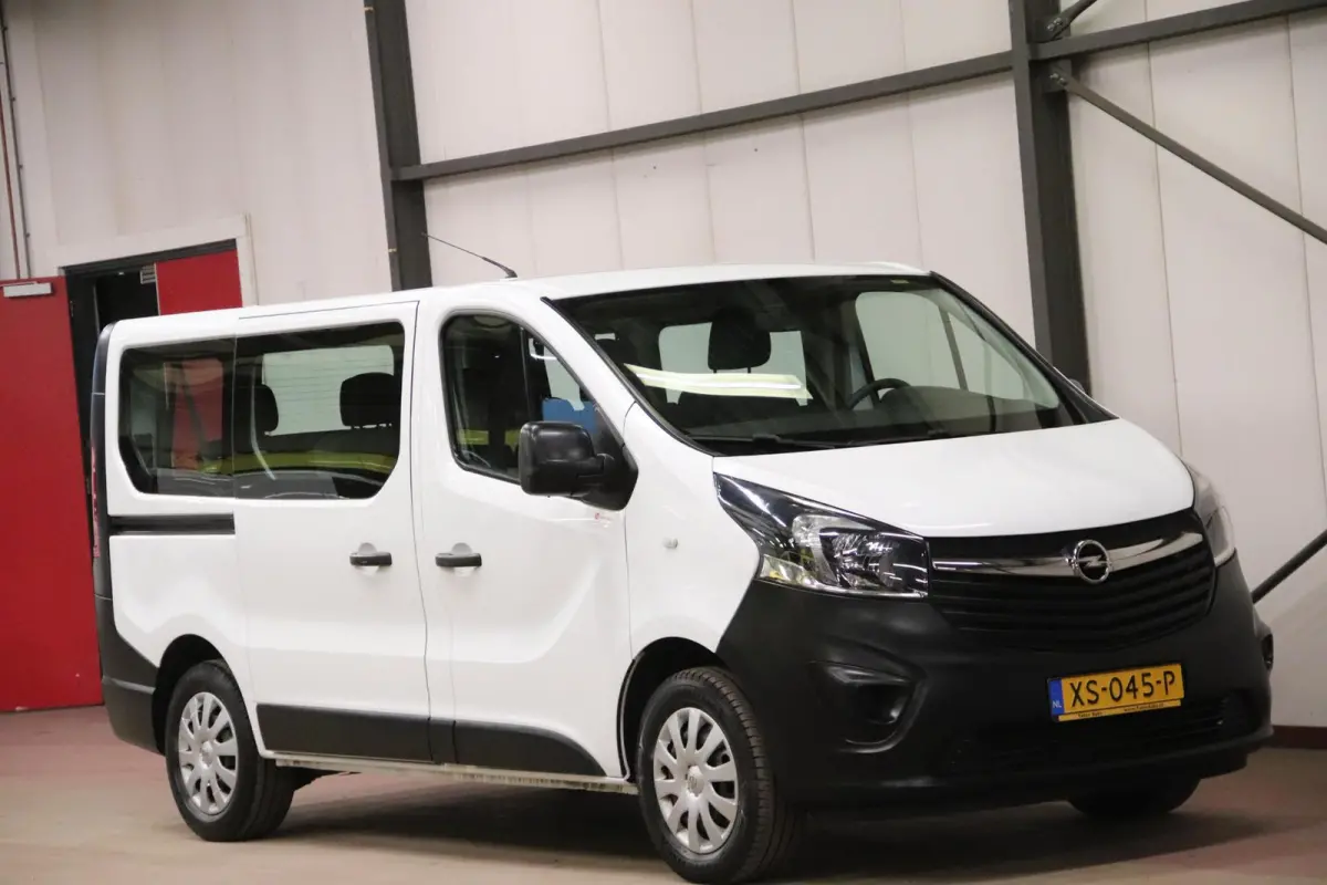 1.6 CDTI PERSONEN VERVOER 9 PERSOONS PERSONENBUS Opel Vivaro Combi 1.6 CDTI PERSONENVERVOER 9 PERSOONS PERSONENBUS
