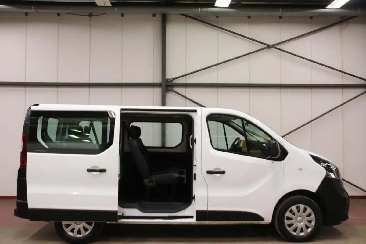 1.6 CDTI PERSONEN VERVOER 9 PERSOONS PERSONENBUS Opel Vivaro Combi 1.6 CDTI PERSONENVERVOER 9 PERSOONS PERSONENBUS