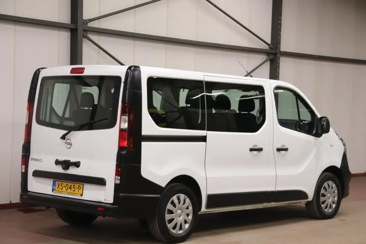 1.6 CDTI PERSONEN VERVOER 9 PERSOONS PERSONENBUS Opel Vivaro Combi 1.6 CDTI PERSONENVERVOER 9 PERSOONS PERSONENBUS