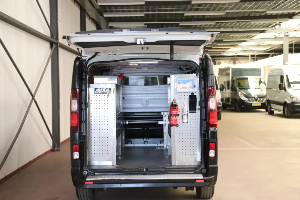 1.6 dCi WERKPLAATSINRICHTING AIRCO Renault Trafic 1.6 dCi WERKPLAATSINRICHTING