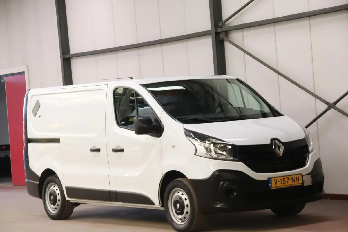 1.6 dCi WERKPLAATSINRICHTING AIRCO Renault Trafic 1.6 dCi WERKPLAATSINRICHTING