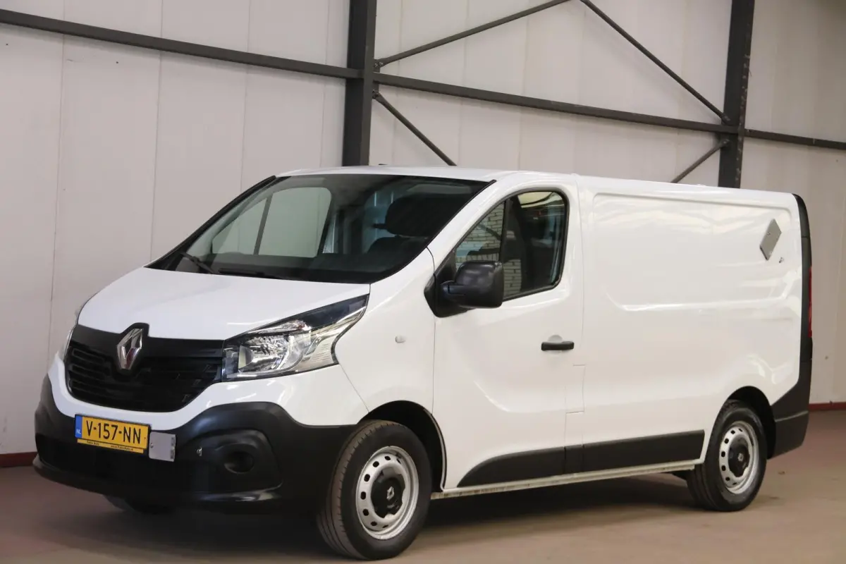 1.6 dCi WERKPLAATSINRICHTING AIRCO Renault Trafic 1.6 dCi WERKPLAATSINRICHTING