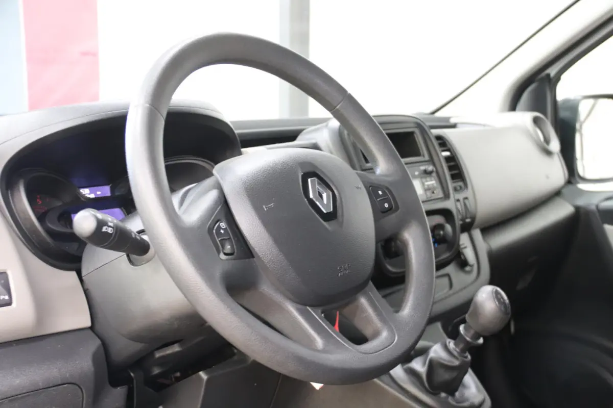 1.6 dCi WERKPLAATSINRICHTING AIRCO Renault Trafic 1.6 dCi WERKPLAATSINRICHTING