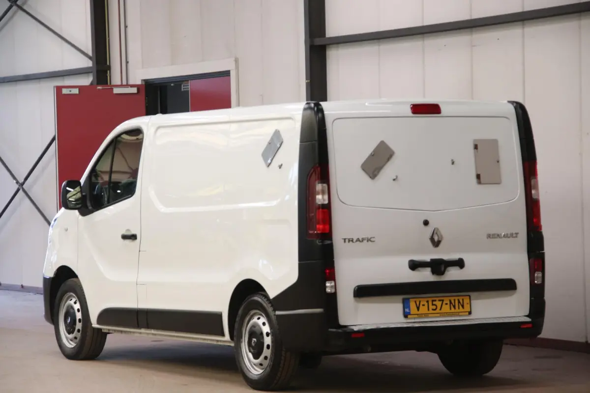 1.6 dCi WERKPLAATSINRICHTING AIRCO Renault Trafic 1.6 dCi WERKPLAATSINRICHTING