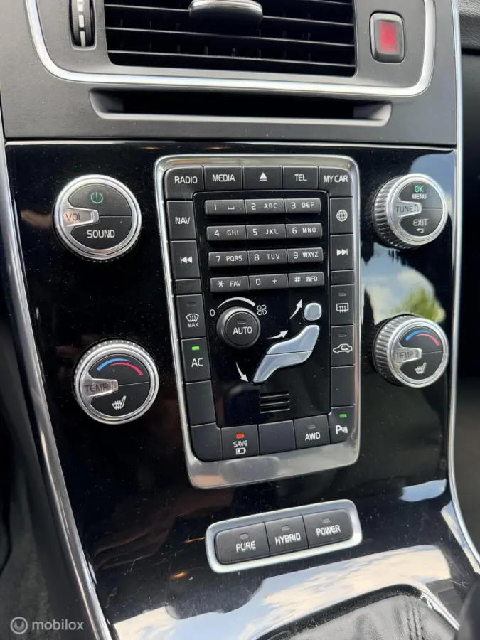 2.4 D5 Twin Engine Special Edition|Navi|Bluetooth|Leder|Stoelverwarming