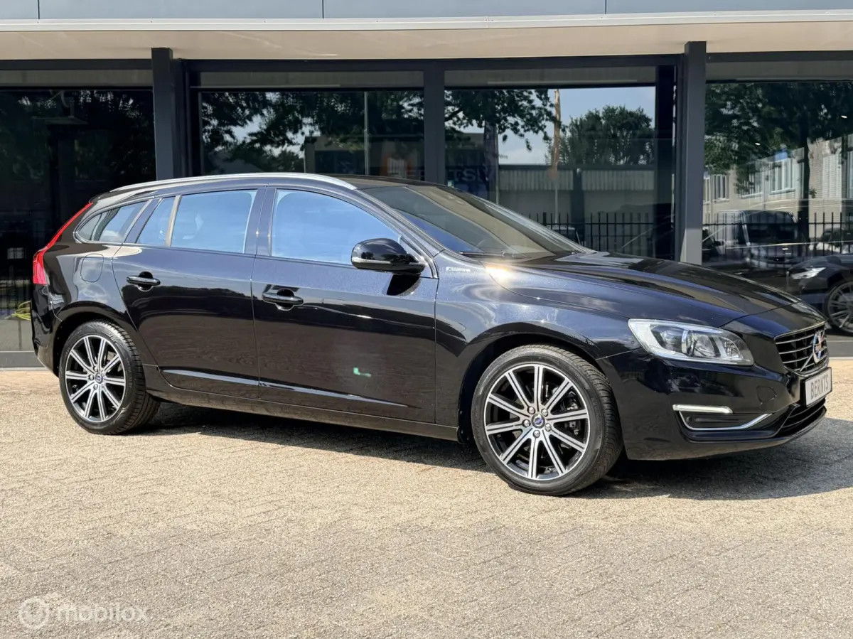 2.4 D5 Twin Engine Special Edition|Navi|Bluetooth|Leder|Stoelverwarming