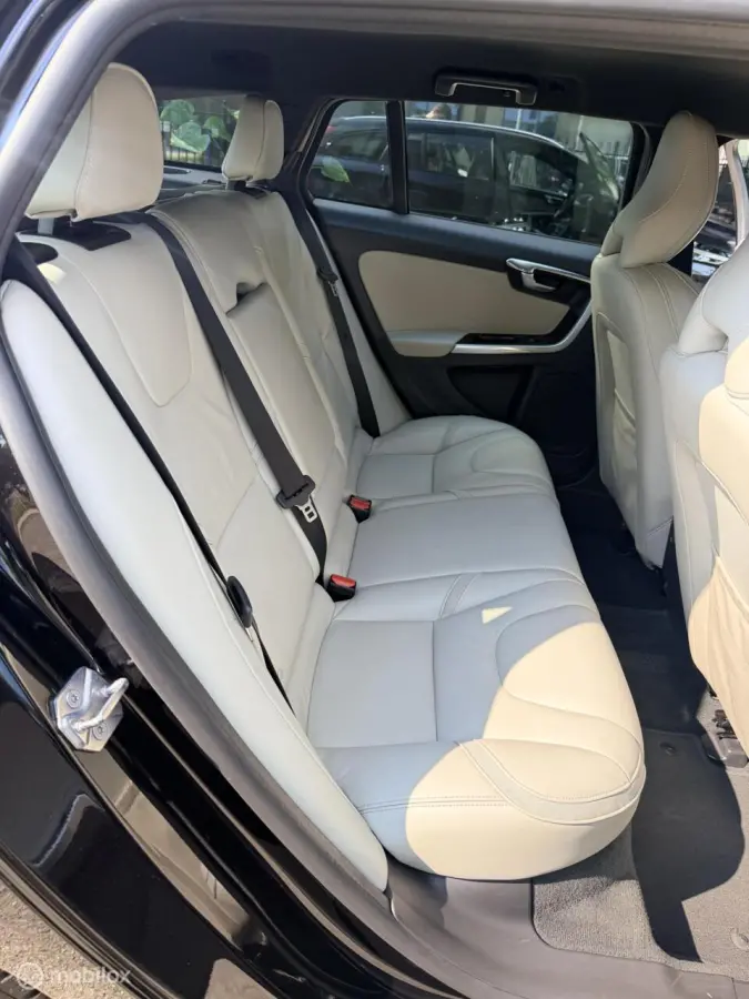2.4 D5 Twin Engine Special Edition|Navi|Bluetooth|Leder|Stoelverwarming