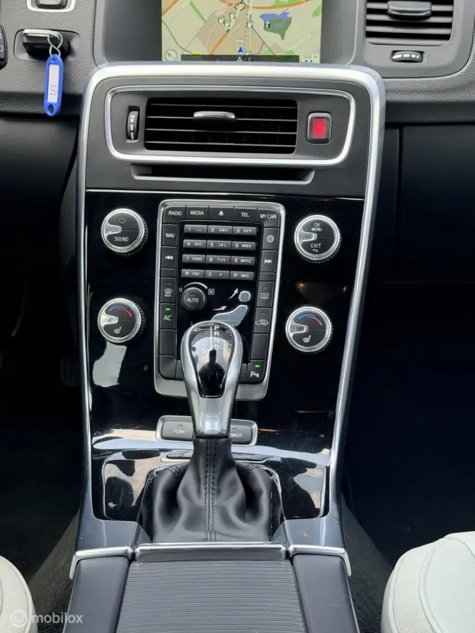 2.4 D5 Twin Engine Special Edition|Navi|Bluetooth|Leder|Stoelverwarming