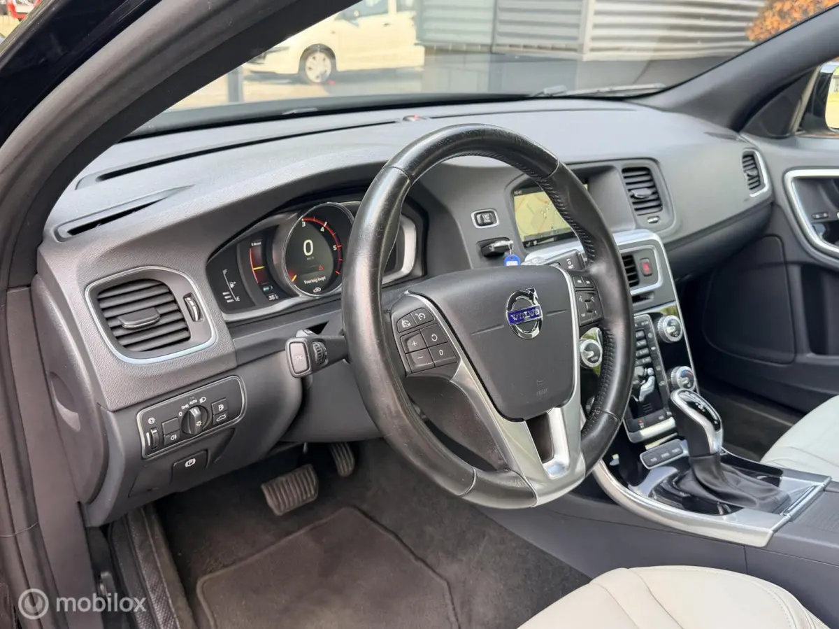 2.4 D5 Twin Engine Special Edition|Navi|Bluetooth|Leder|Stoelverwarming