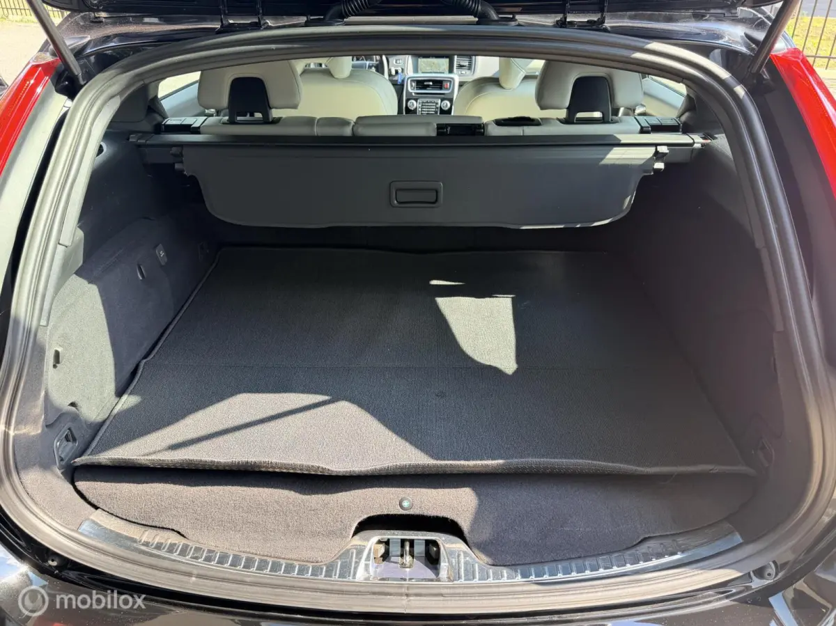 2.4 D5 Twin Engine Special Edition|Navi|Bluetooth|Leder|Stoelverwarming