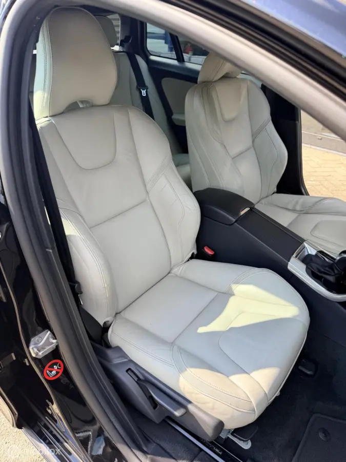 2.4 D5 Twin Engine Special Edition|Navi|Bluetooth|Leder|Stoelverwarming