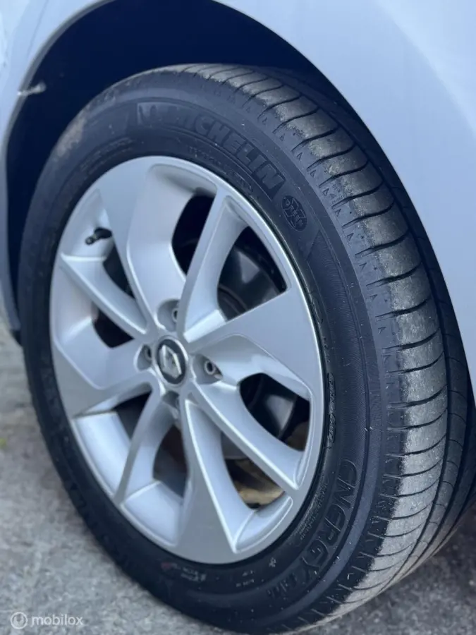 0.9 TCe Limited