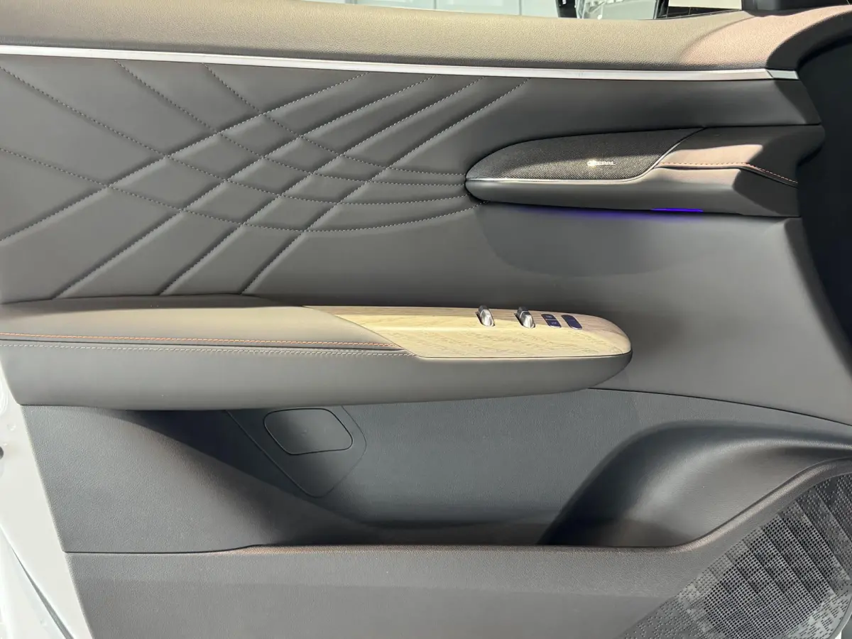 Max 79.97 kWh |DEMODEAL| 467km | 218PK | E-Trekhaak