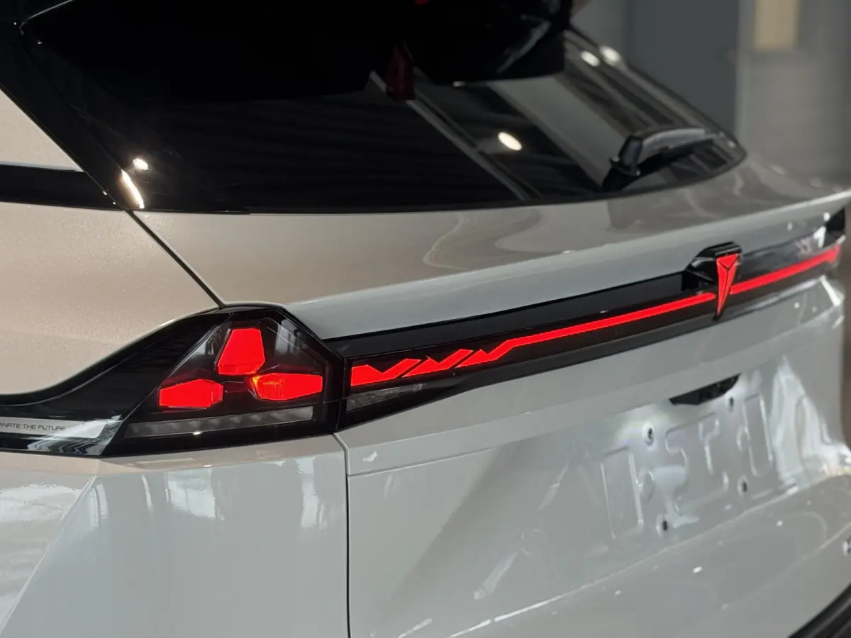 Max 79.97 kWh |DEMODEAL| 467km | 218PK | E-Trekhaak