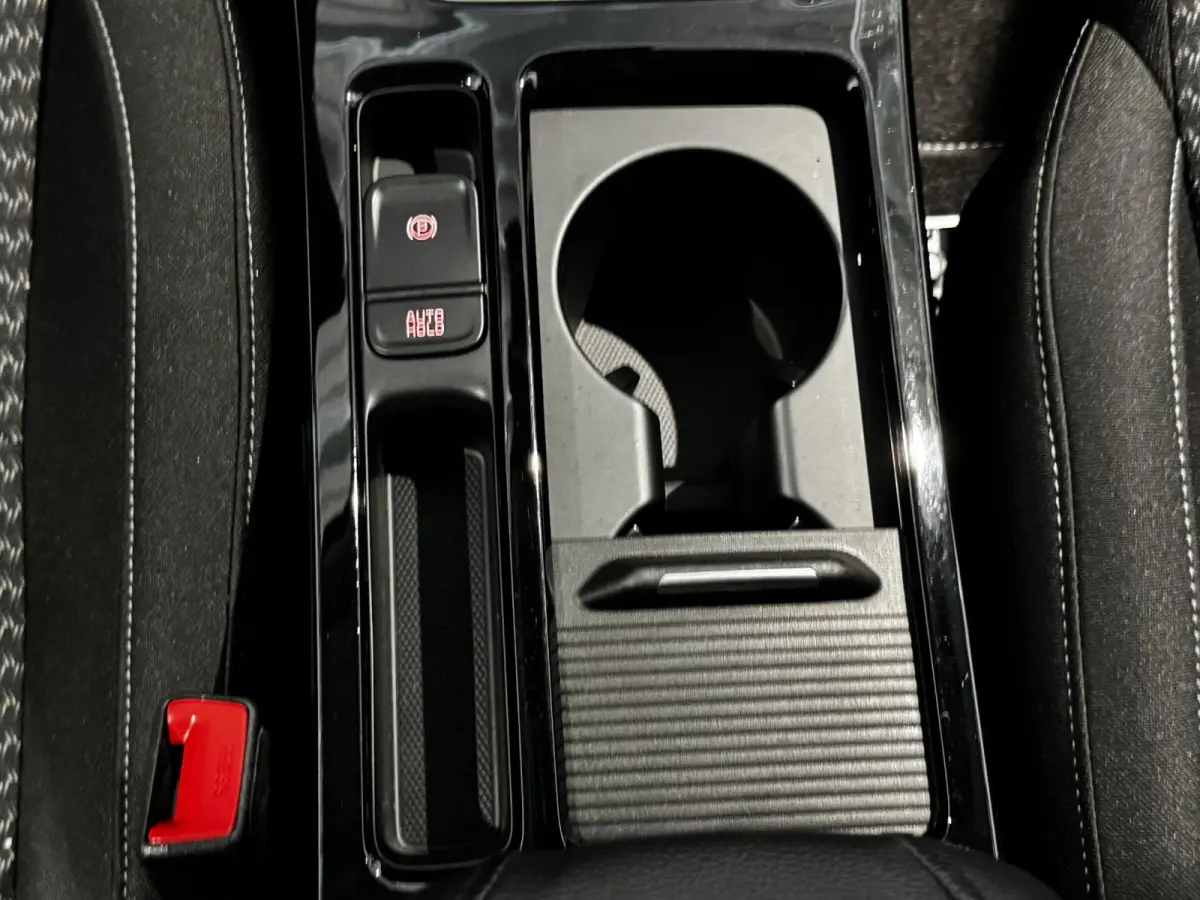 1.6 GDI PHEV DynamicLine | Panoramadak | Achteruitrijcamera | Navigatie | Apple CarPlay