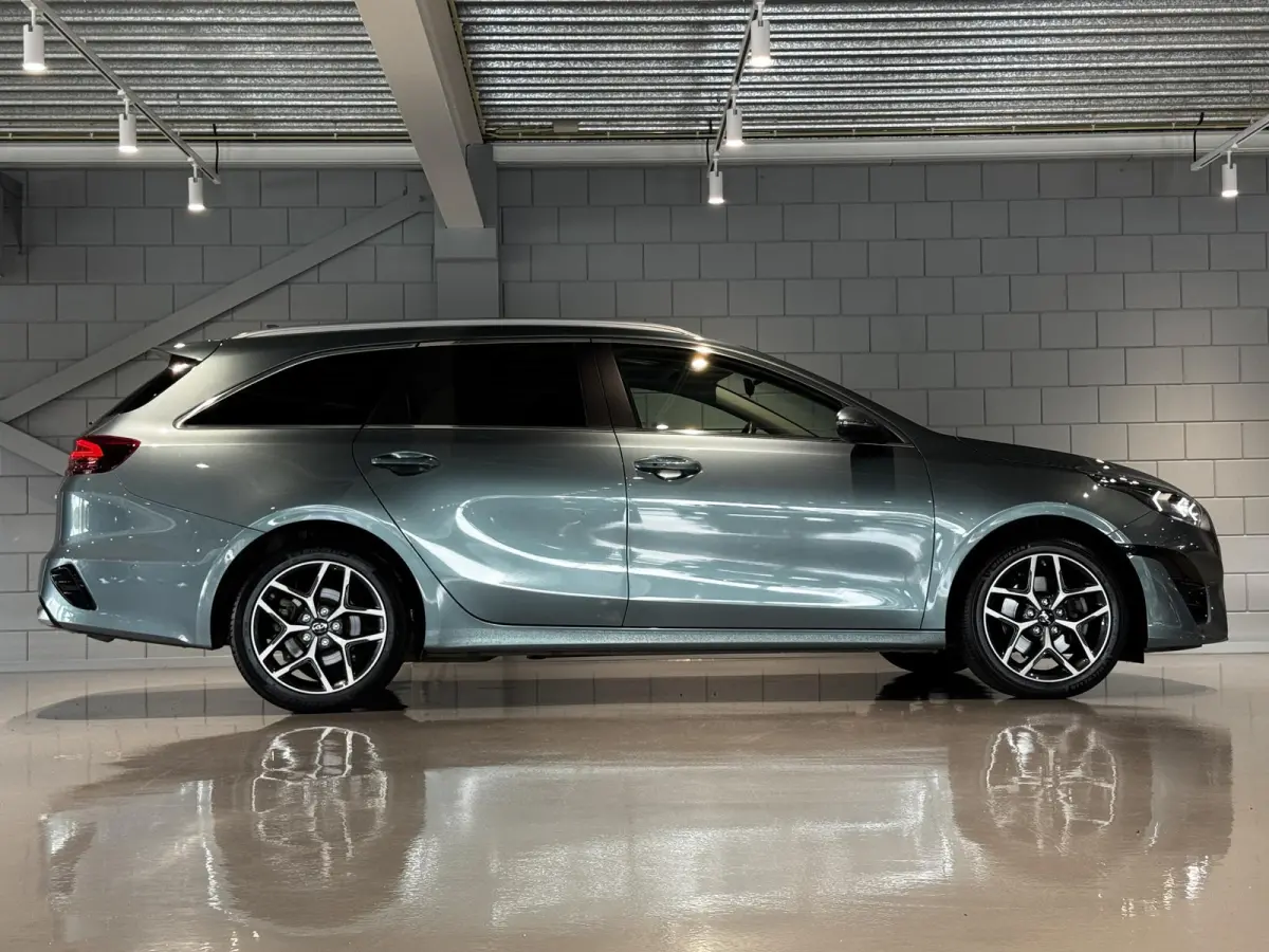 1.6 GDI PHEV DynamicLine | Panoramadak | Achteruitrijcamera | Navigatie | Apple CarPlay