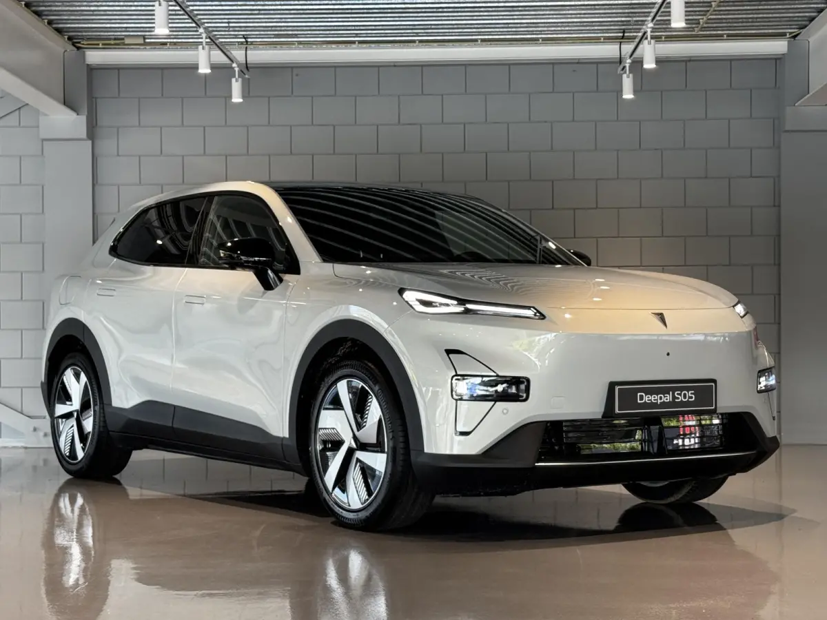 Pro 68.8 kWh | 272PK | 485km |