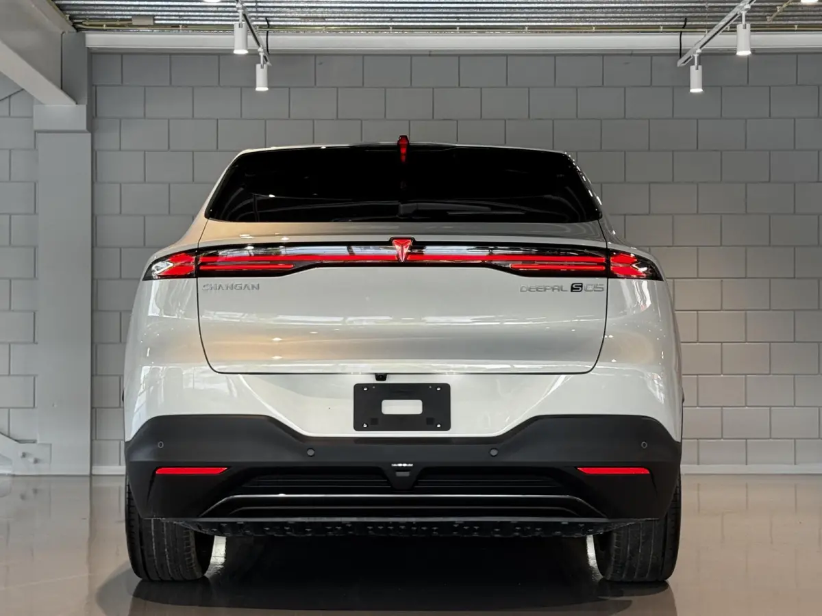 Pro 68.8 kWh | 272PK | 485km |