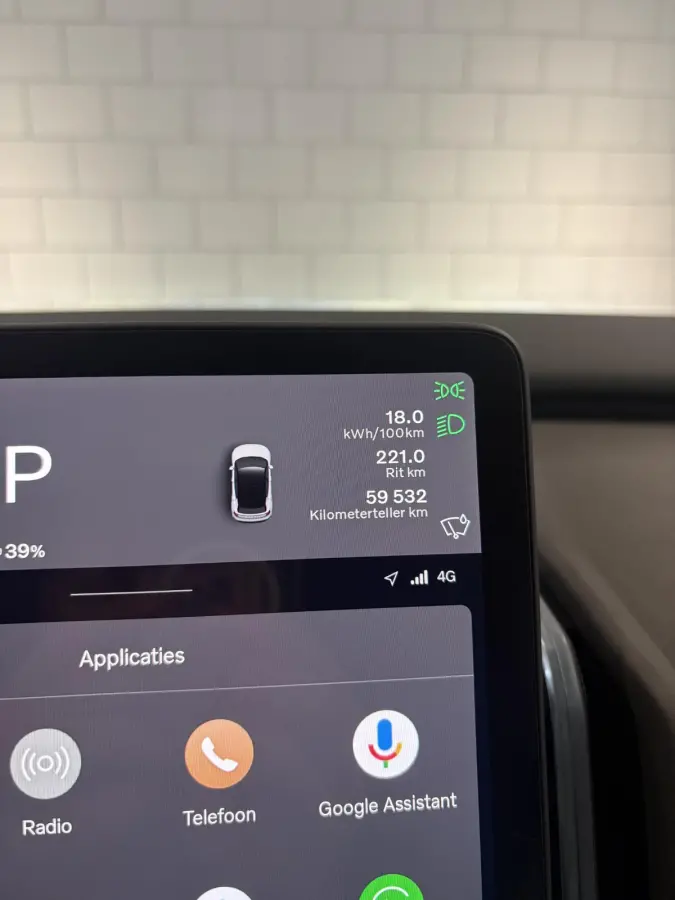 Single Motor Extended Range Plus 69 kWh | Achteruitrijcamera | Navigatie | Apple CarPlay | Premium Audio