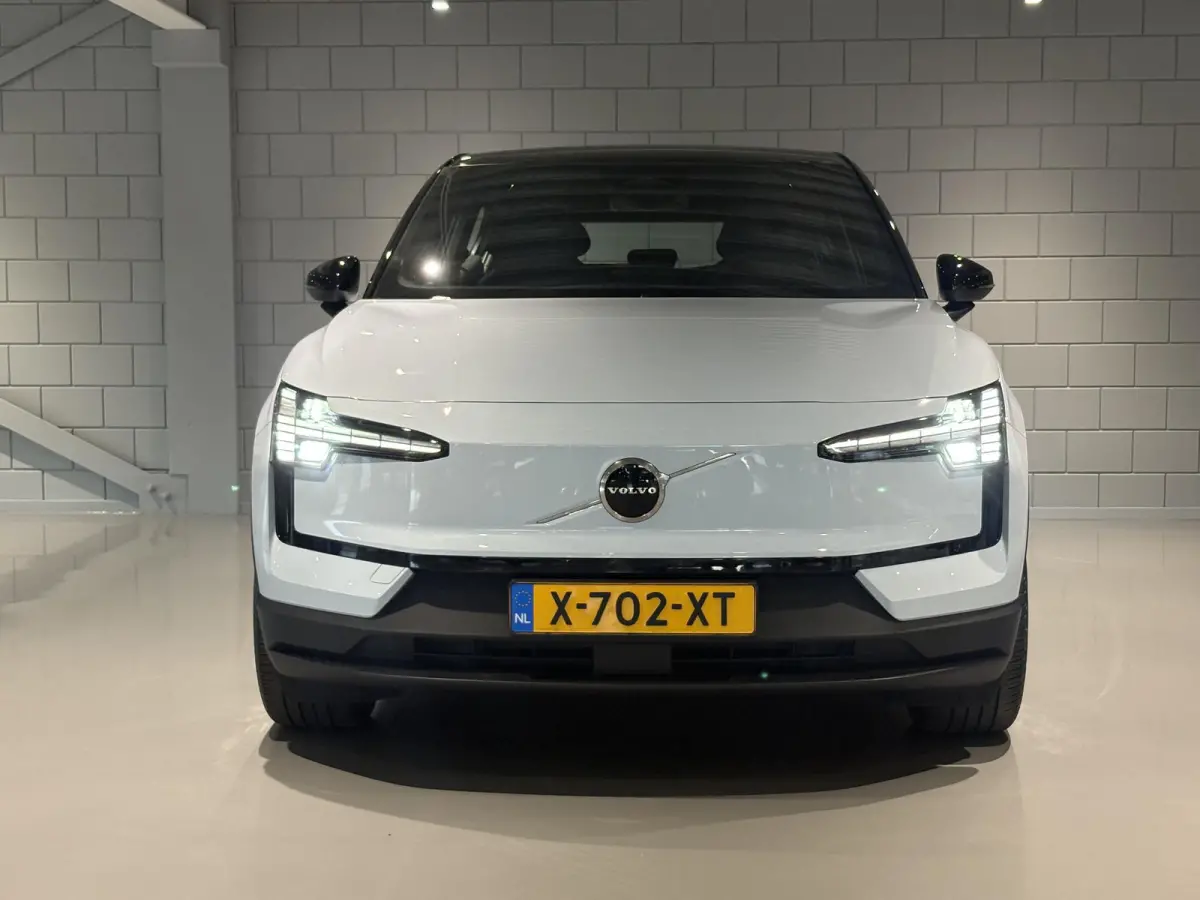 Single Motor Extended Range Plus 69 kWh | Achteruitrijcamera | Navigatie | Apple CarPlay | Premium Audio