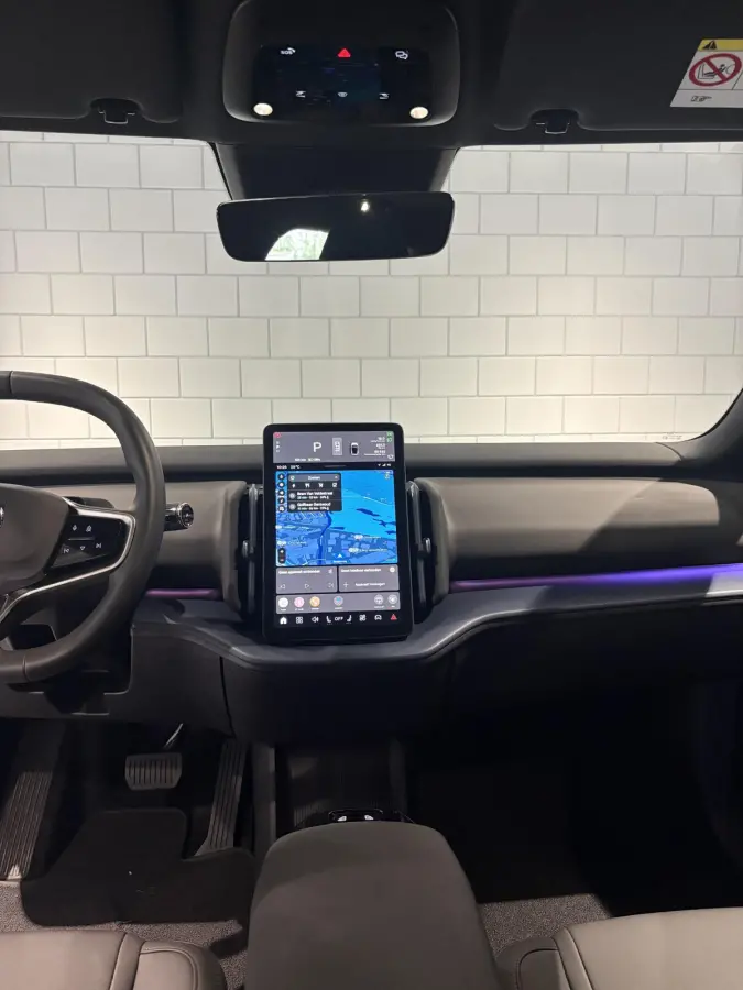 Single Motor Extended Range Plus 69 kWh | Achteruitrijcamera | Navigatie | Apple CarPlay | Premium Audio