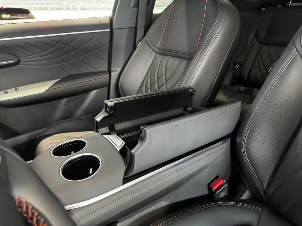 Max 79.97 kWh |DEMODEAL| 467km | 218PK | E-Trekhaak