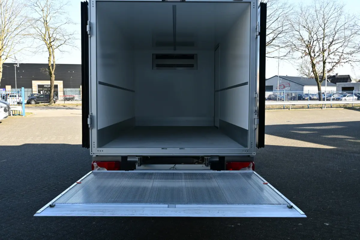517 CDI L3 Koel Vries Bakwagen met laadklep Dhollandia klep, Konvekta TK3950 -20, D/N 230/380V