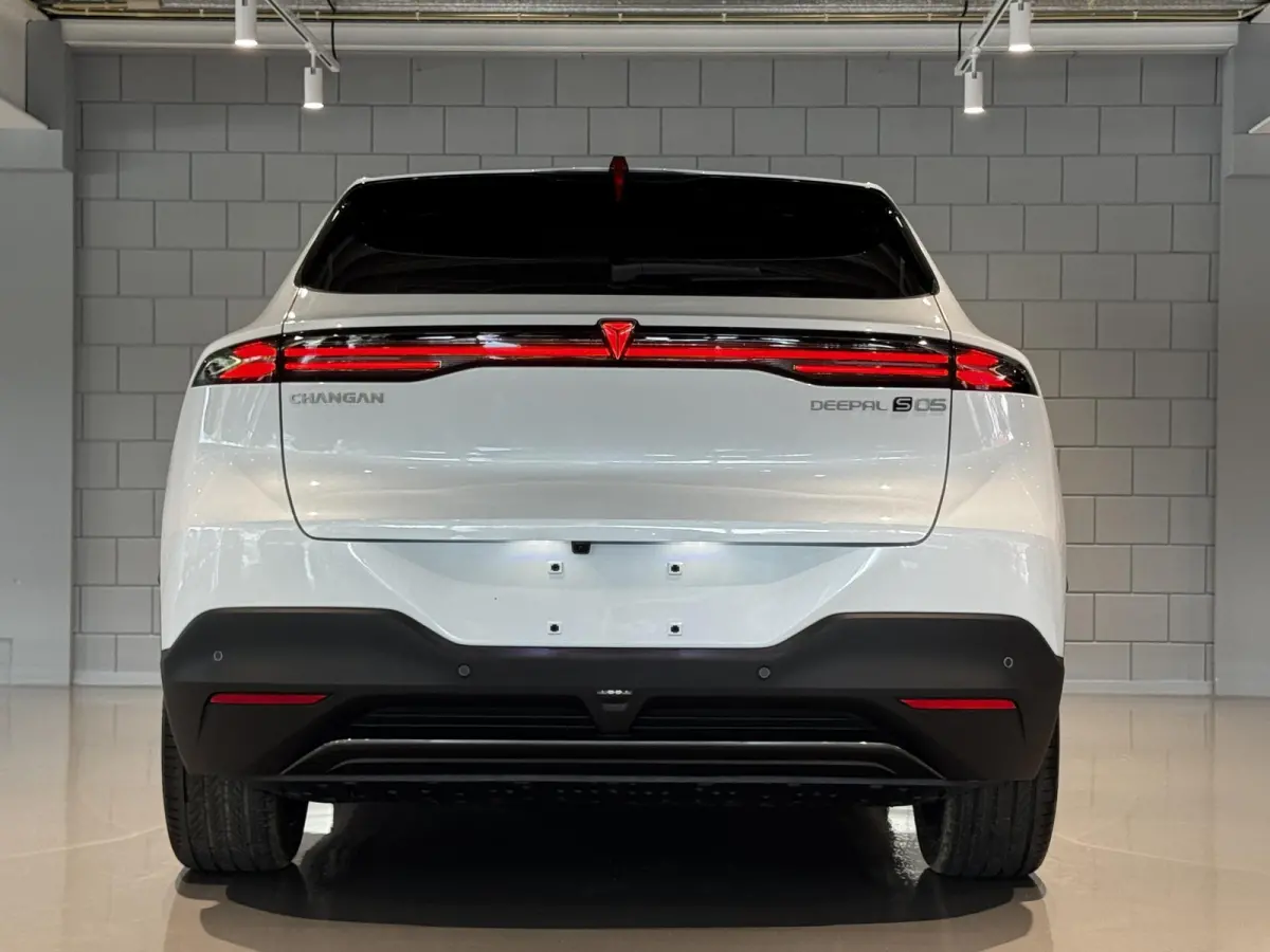 Pro 68.8 kWh | 272PK | 485km |