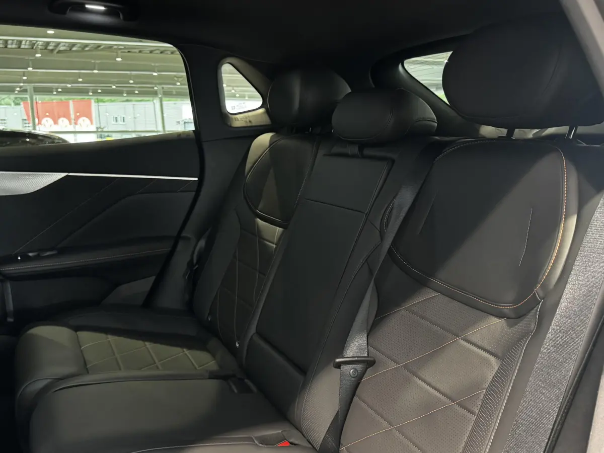 Pro 68.8 kWh | 272PK | 485km |